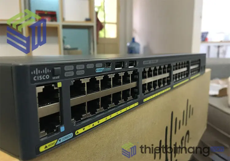 mặt trước Cisco WS-C2960X-48TD-L