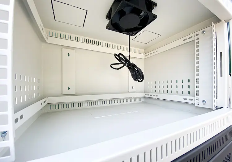 Tủ rack 6U D400 mẫu mới hãng UNIRACK Tủ rack 6U D400 mẫu mới hãng UNIRACK