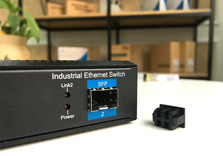 Các cổng giao tiếp trên Switch công nghiệp IES7211-1GE1GF-CA