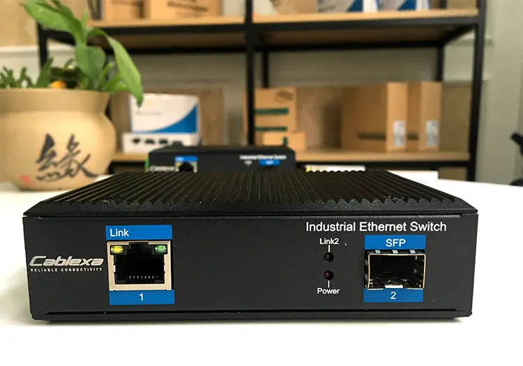 Switch công nghiệp IES7211-1GE1GF-CA