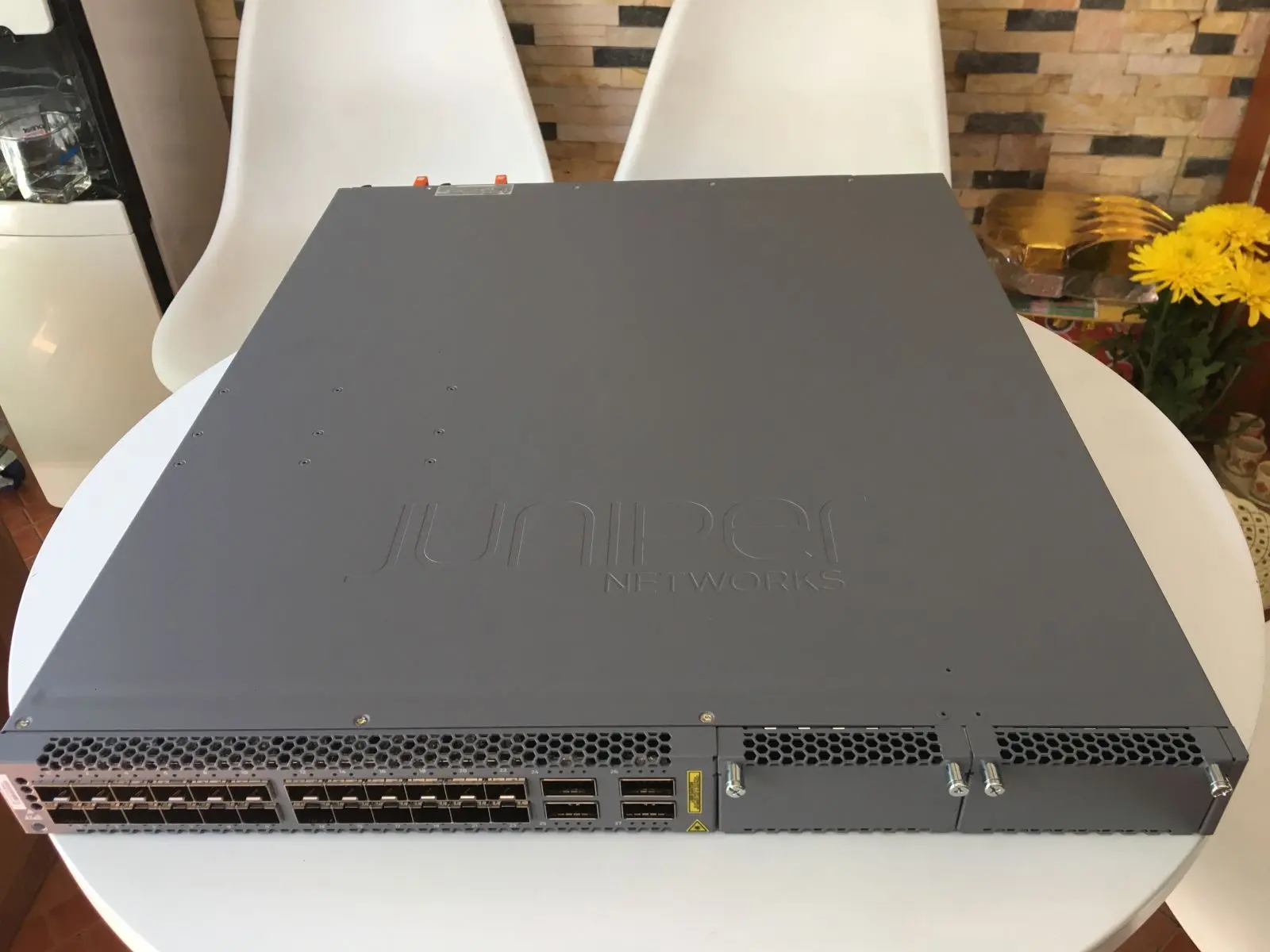 Bộ chuyển đổi Switch Juniper EX4600-40F-DC-AFO chính hãng