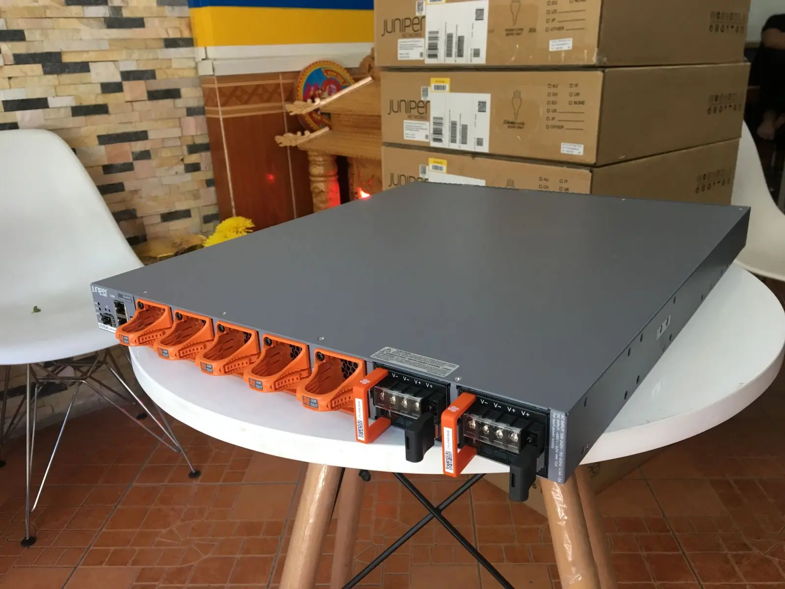 Bộ chuyển đổi Switch Juniper EX4600-40F-DC-AFO chính hãng