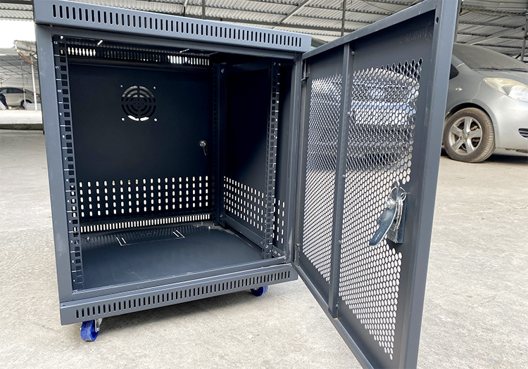 Cửa trước tủ rack 12U D600 Cửa trước tủ rack 12U D600