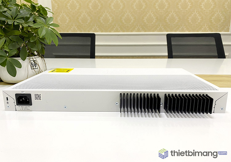 Switch Cisco CBS350-24P-4G chính hãng