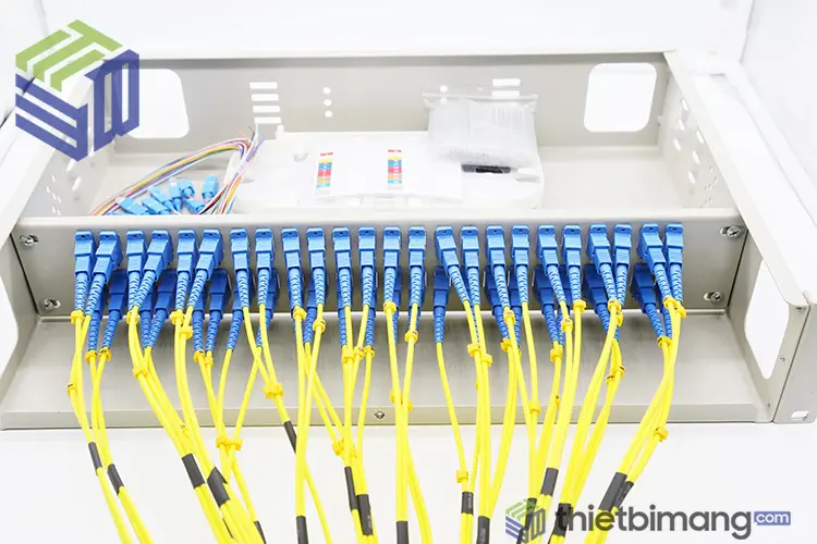 Hộp ODF 48FO đầy đủ phụ kiện Hộp ODF 48FO đầy đủ phụ kiện