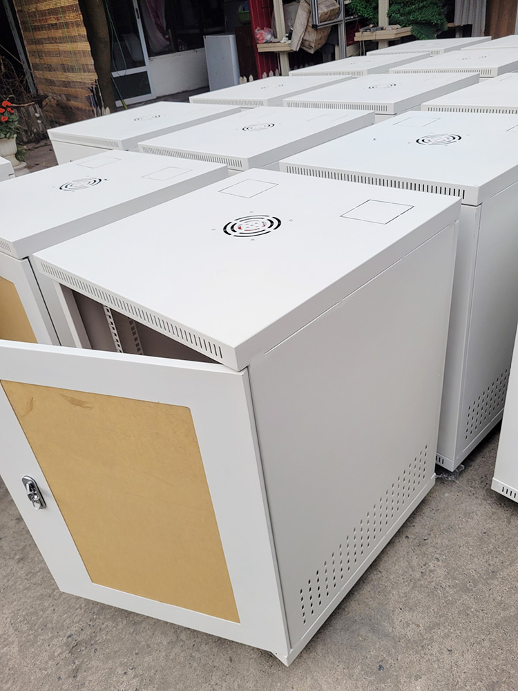 Tủ rack 15U D600 Tủ rack 15U D600