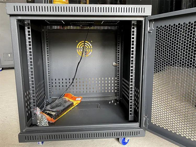 Tủ rack 10U D500 cửa lưới, cửa mika hai màu trắng và đen Tủ rack 10U D500 cửa lưới, cửa mika hai màu trắng và đen