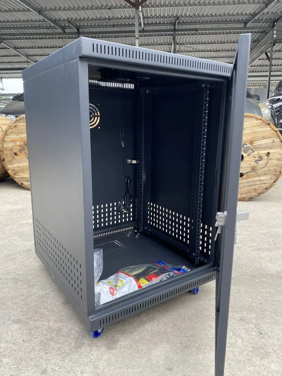 Tủ rack 15U D600 cửa lưới, cửa mika Unirack