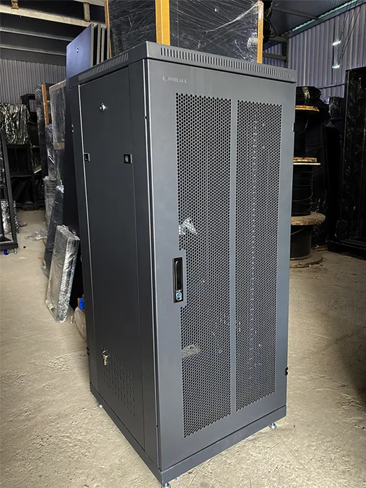 Tủ rack 27u sâu D600 hãng Unirack