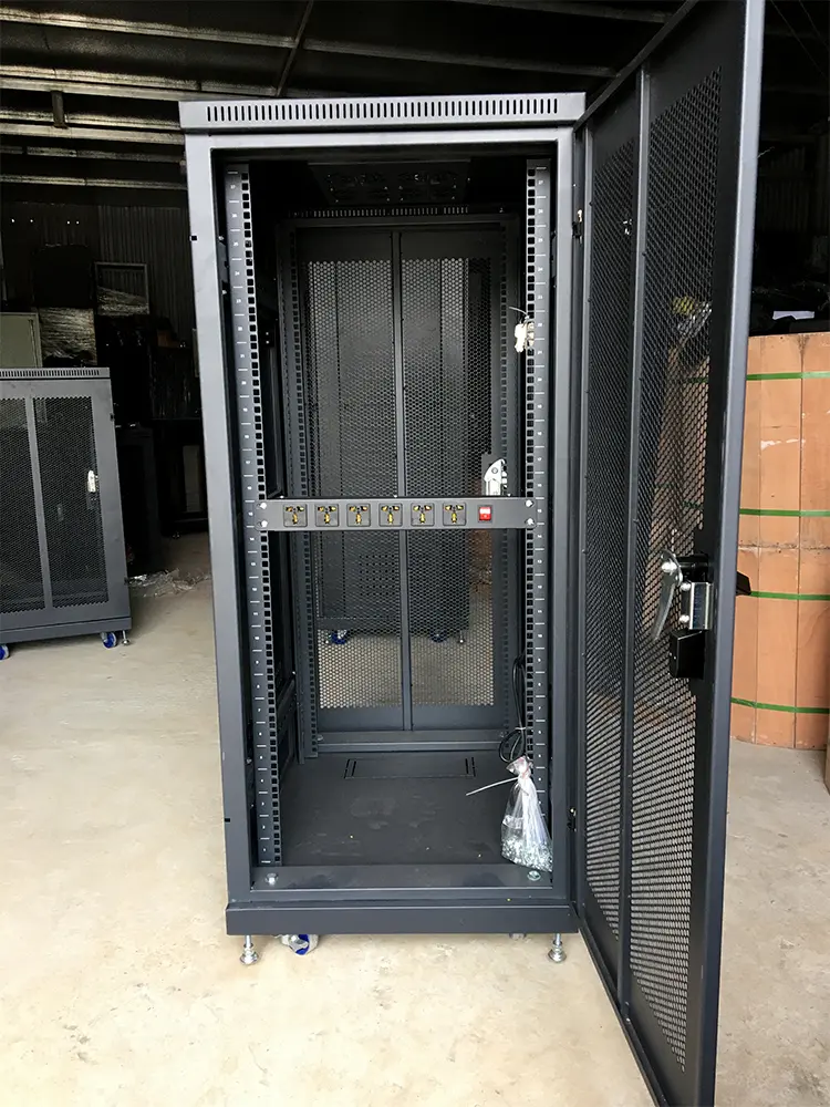 Tủ rack 27u sâu D600 kích thước 1420 x 600 x 600, tôn dày 1,5mm